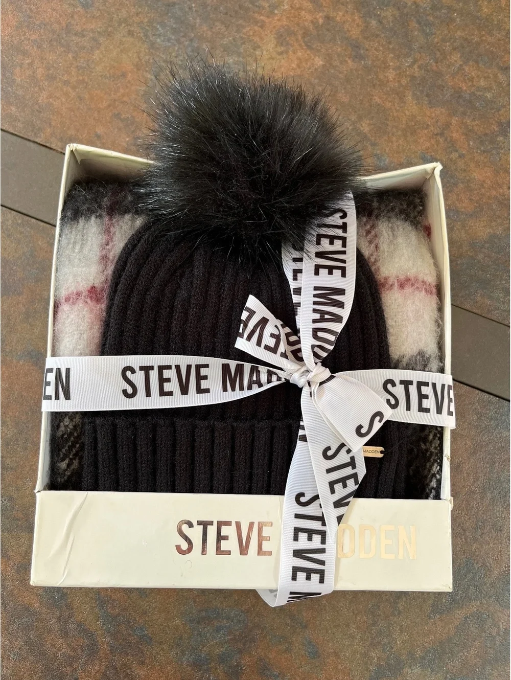 Steve Madden Women's Hat and Scarf Set Black One Size